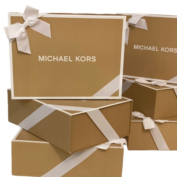 Free Gift Box with MK Purchase - Picture 2 of 4
